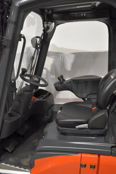 Linde E 12 EVO 386-02 - Electric forklift: picture 3 Linde E 12 EVO 386-02 - Electric forklift: picture 3