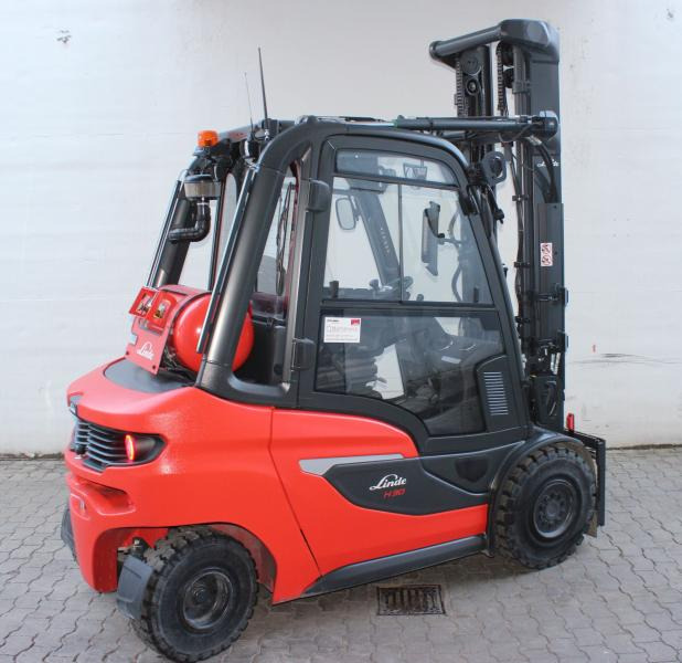 Linde H 30 T 1202 - LPG forklift: picture 2 Linde H 30 T 1202 - LPG forklift: picture 2