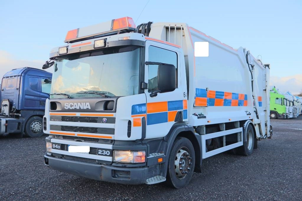 Scania P94DB4X2LA230 Serie 4967 - Garbage truck: picture 1 Scania P94DB4X2LA230 Serie 4967 - Garbage truck: picture 1