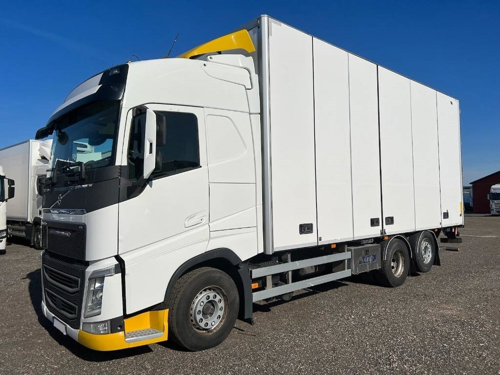 Volvo FH500 6*2 serie 2032 - Box truck: picture 1 Volvo FH500 6*2 serie 2032 - Box truck: picture 1