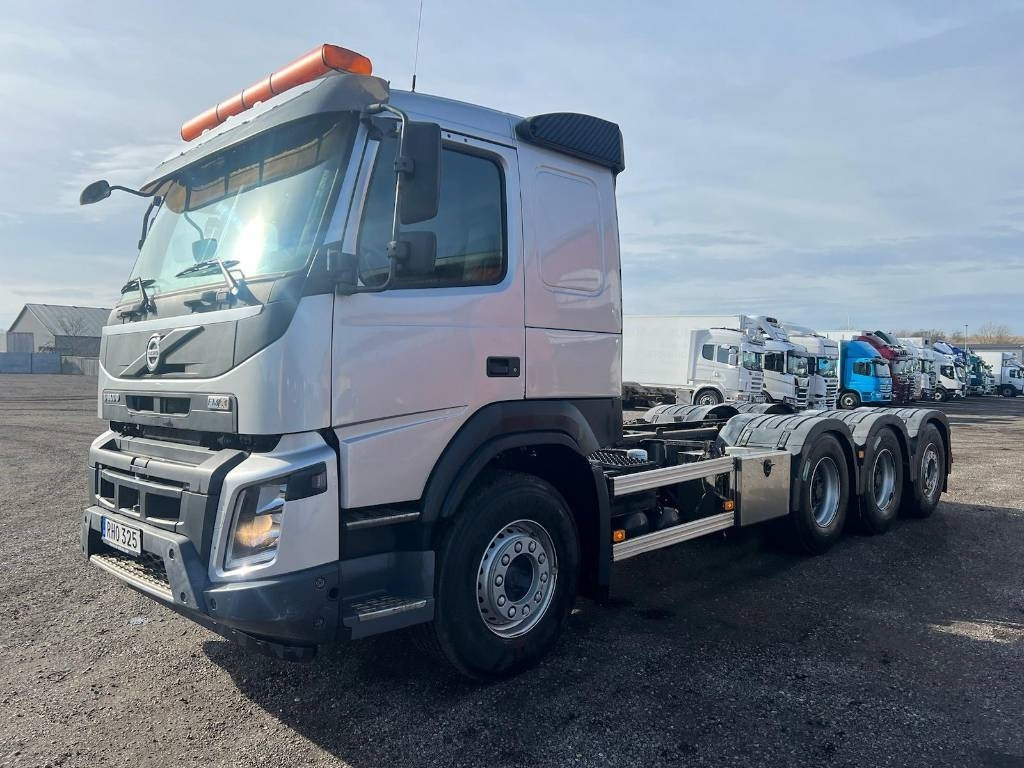 Volvo FM 8x4 serie 4132 Euro 6 - Cab chassis truck: picture 4 Volvo FM 8x4 serie 4132 Euro 6 - Cab chassis truck: picture 4