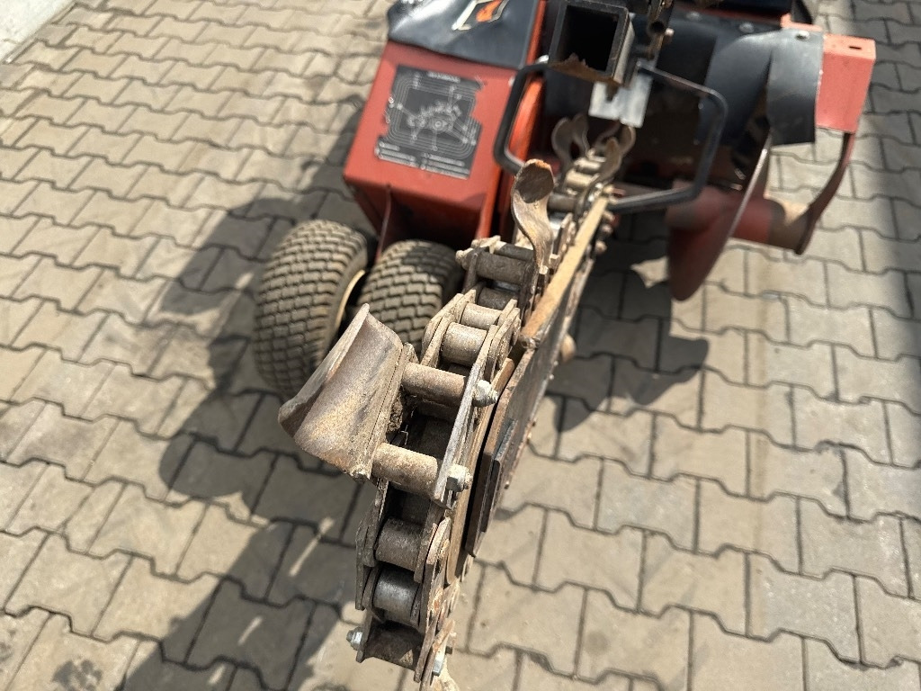 Ditch Witch 1820 - Trencher: picture 4 Ditch Witch 1820 - Trencher: picture 4