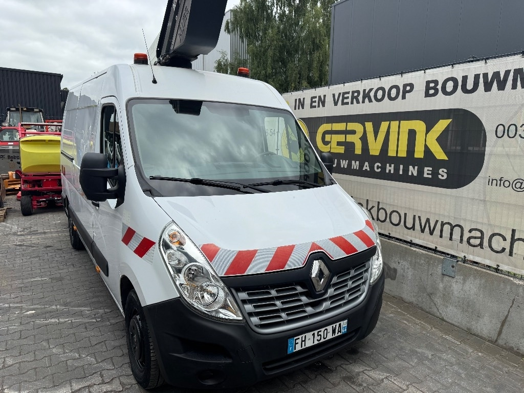 Renault KL 32 - Truck mounted aerial platform: picture 2 Renault KL 32 - Truck mounted aerial platform: picture 2