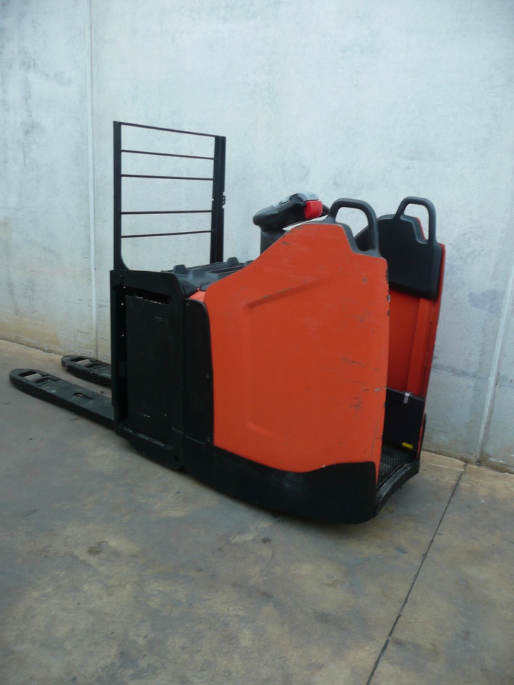 BT LPE 220 - Pallet truck: picture 1 BT LPE 220 - Pallet truck: picture 1