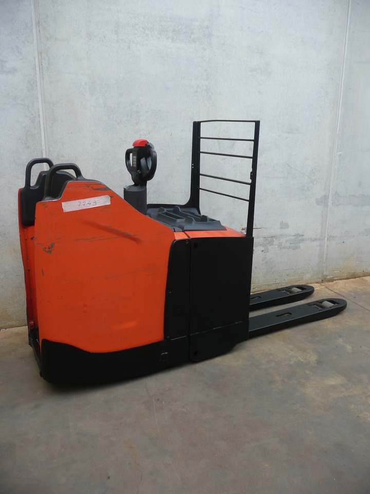 BT LPE 220 - Pallet truck: picture 3 BT LPE 220 - Pallet truck: picture 3