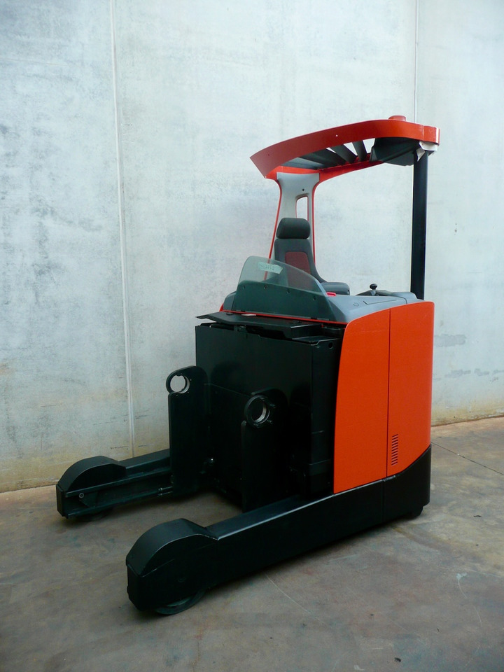 BT RRE 250 E - Reach truck: picture 3 BT RRE 250 E - Reach truck: picture 3