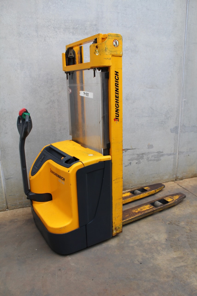 Jungheinrich EJC 212 330 ZT - Stacker: picture 3 Jungheinrich EJC 212 330 ZT - Stacker: picture 3