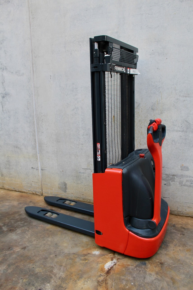 Linde L 12 - Stacker: picture 1 Linde L 12 - Stacker: picture 1