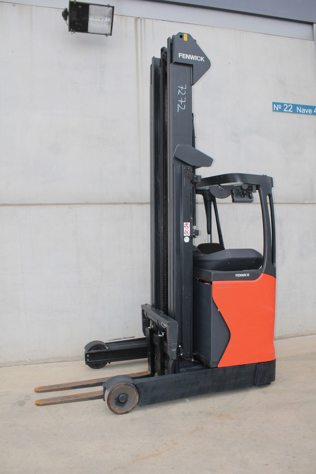 Linde R 16 - Reach truck: picture 3 Linde R 16 - Reach truck: picture 3