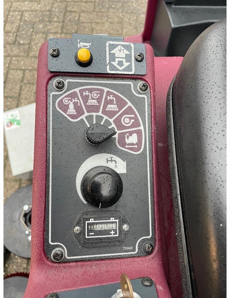 Scrubber dryer Minuteman Powerboss SC2832E: picture 13