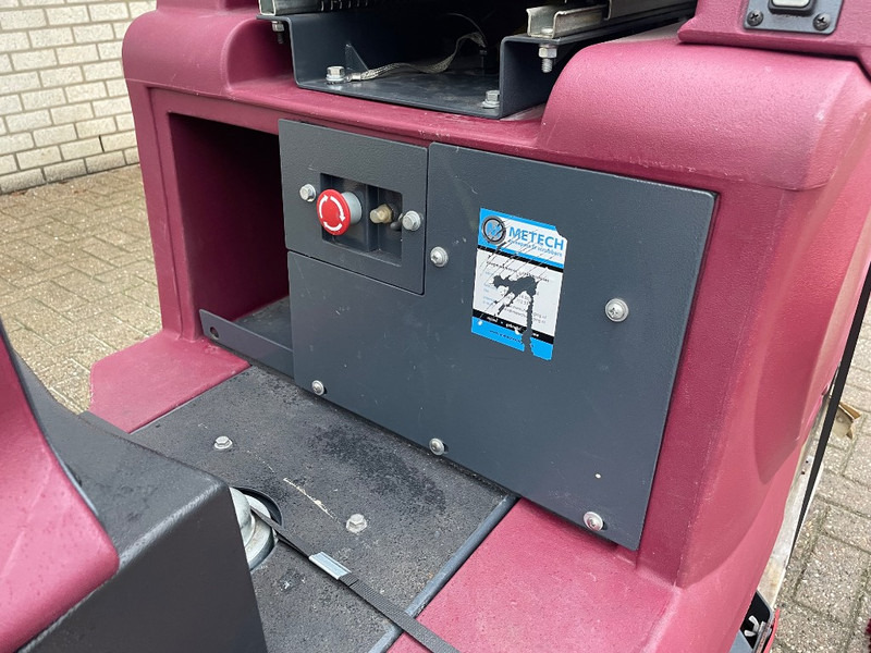 Scrubber dryer Minuteman Powerboss SC2832E: picture 15