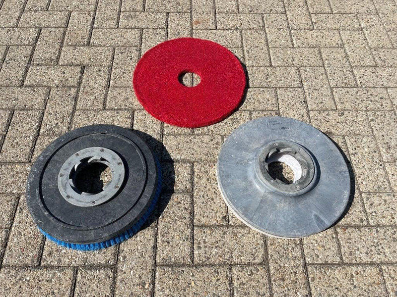 Road sweeper Wetrok Monodisc LS: picture 9