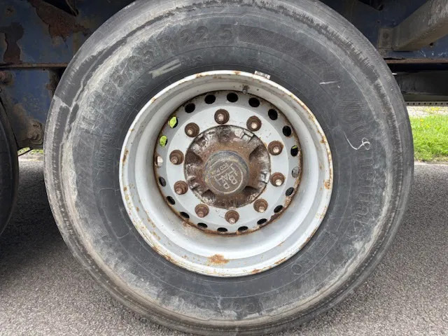 Dropside/ Flatbed semi-trailer Krone SD Flatbed met rongen 41 ton standard chassis: picture 12 Dropside/ Flatbed semi-trailer Krone SD Flatbed met rongen 41 ton standard chassis: picture 12