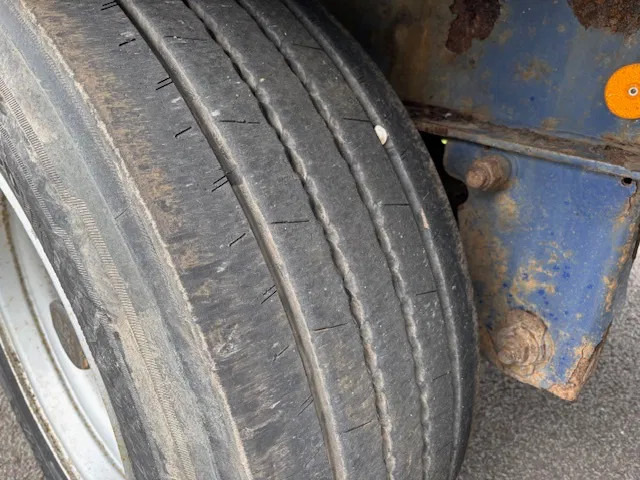 Dropside/ Flatbed semi-trailer Krone SD Flatbed met rongen 41 ton standard chassis: picture 16 Dropside/ Flatbed semi-trailer Krone SD Flatbed met rongen 41 ton standard chassis: picture 16