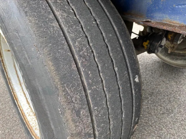 Dropside/ Flatbed semi-trailer Krone SD Flatbed met rongen 41 ton standard chassis: picture 19 Dropside/ Flatbed semi-trailer Krone SD Flatbed met rongen 41 ton standard chassis: picture 19