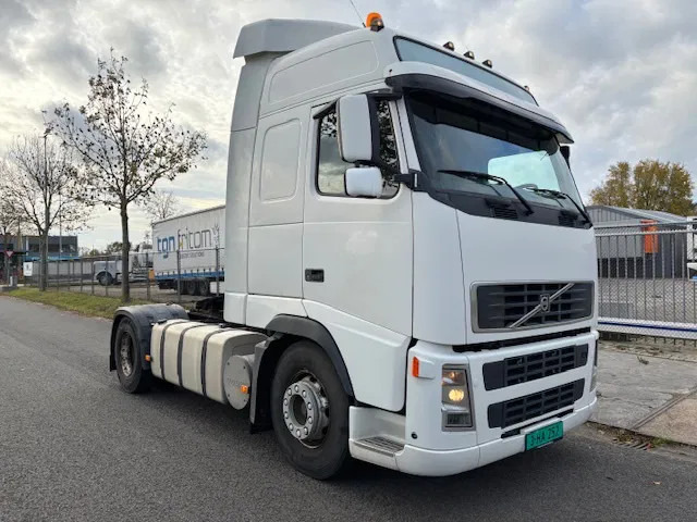 Volvo FH 12 420 E3 4x2T Globetrotter 720.000km!! Analog tacho MOT 06-2026 - Tractor unit: picture 3 Volvo FH 12 420 E3 4x2T Globetrotter 720.000km!! Analog tacho MOT 06-2026 - Tractor unit: picture 3