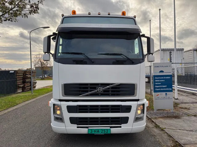 Volvo FH 12 420 E3 4x2T Globetrotter 720.000km!! Analog tacho MOT 06-2026 - Tractor unit: picture 2 Volvo FH 12 420 E3 4x2T Globetrotter 720.000km!! Analog tacho MOT 06-2026 - Tractor unit: picture 2