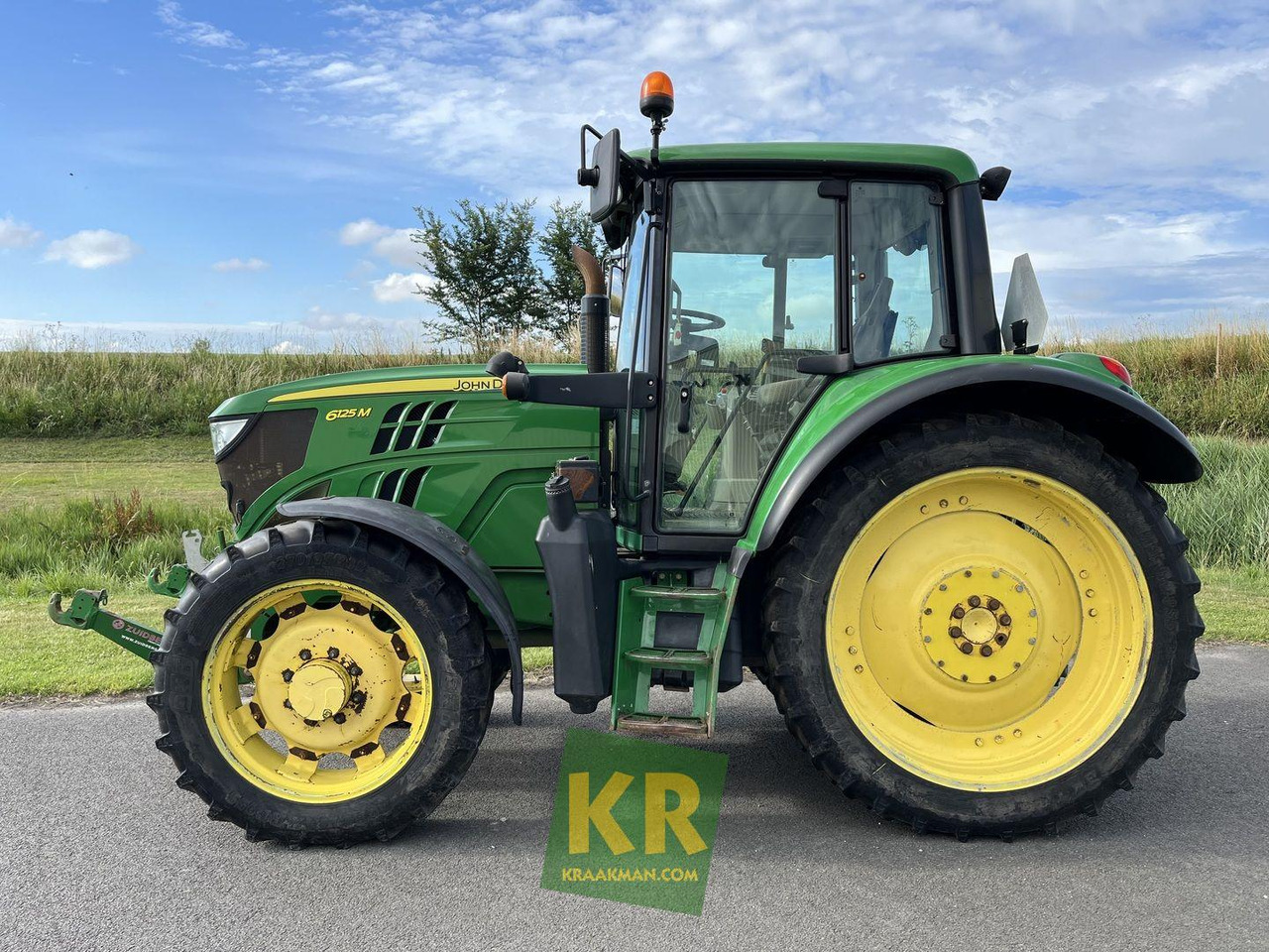 6125M John Deere - Farm tractor: picture 2 6125M John Deere - Farm tractor: picture 2