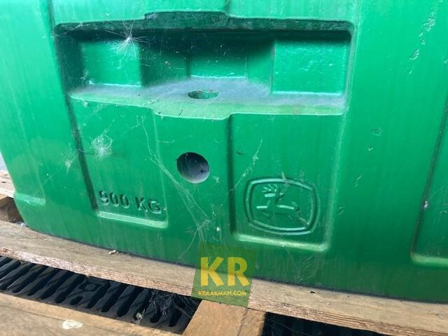 900 kg John Deere - Counterweight: picture 2 900 kg John Deere - Counterweight: picture 2