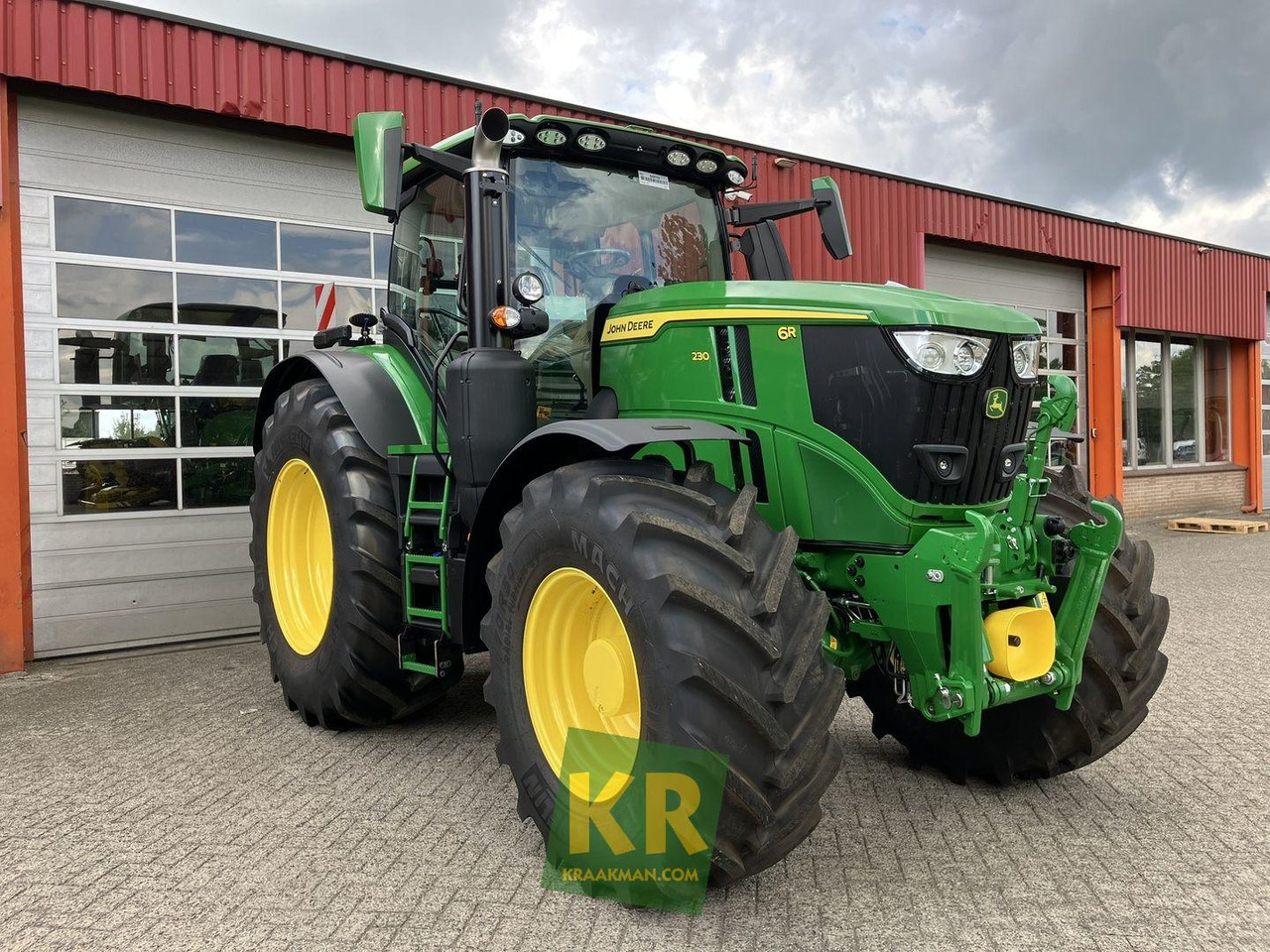 John Deere 6R 230  - Farm tractor: picture 2 John Deere 6R 230  - Farm tractor: picture 2