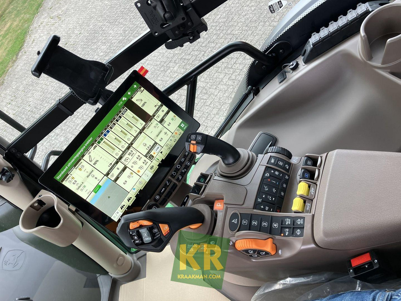 New Farm tractor John Deere 6R 230: picture 14