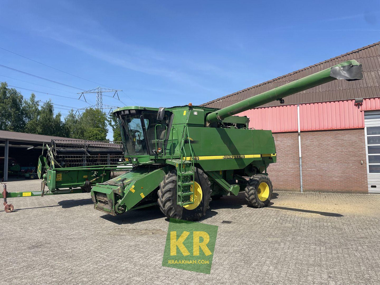 John Deere CTS  - Combine harvester: picture 1 John Deere CTS  - Combine harvester: picture 1