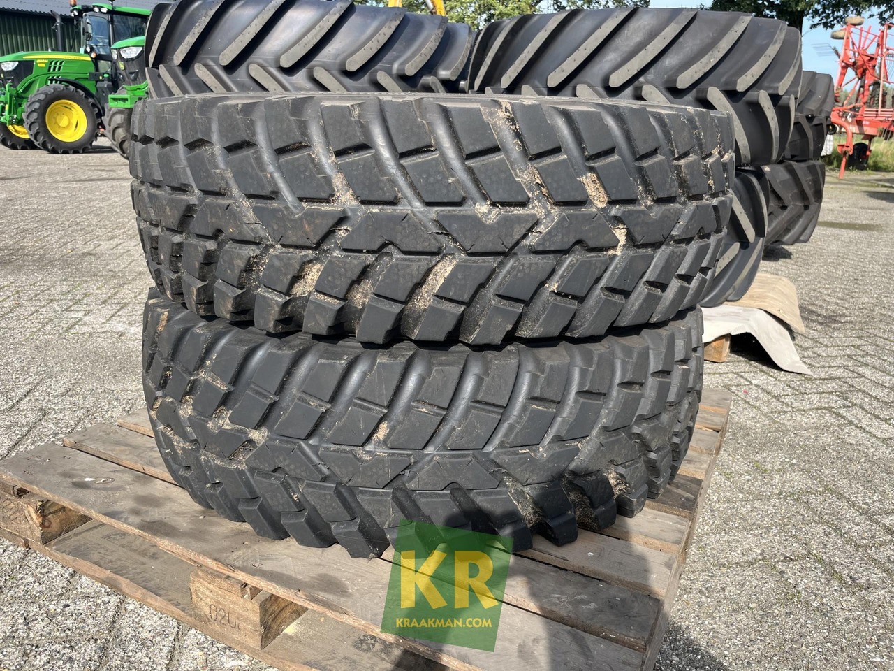 Onbekend merk Nokian 360/80R24 Tri 2 - Tire for Agricultural machinery: picture 1 Onbekend merk Nokian 360/80R24 Tri 2 - Tire for Agricultural machinery: picture 1