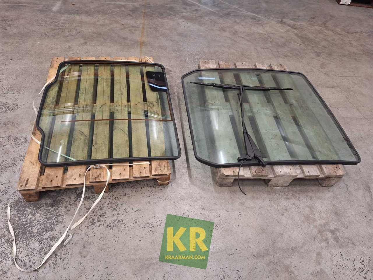 Overige onderdelen Overige - Window and parts for Electric forklift: picture 1 Overige onderdelen Overige - Window and parts for Electric forklift: picture 1