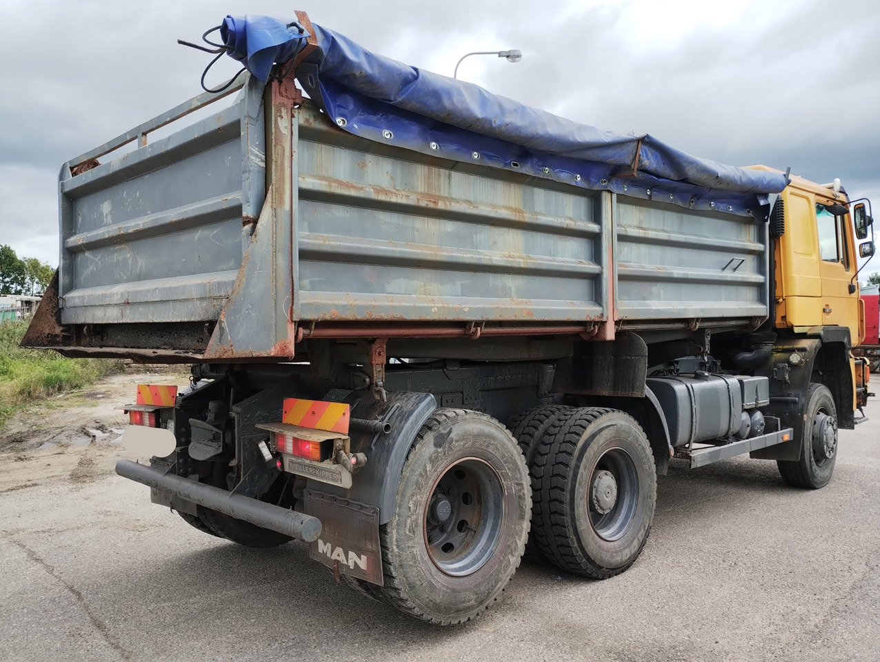 MAN F90 19-372 6X4 - 4 - Tipper: picture 4 MAN F90 19-372 6X4 - 4 - Tipper: picture 4