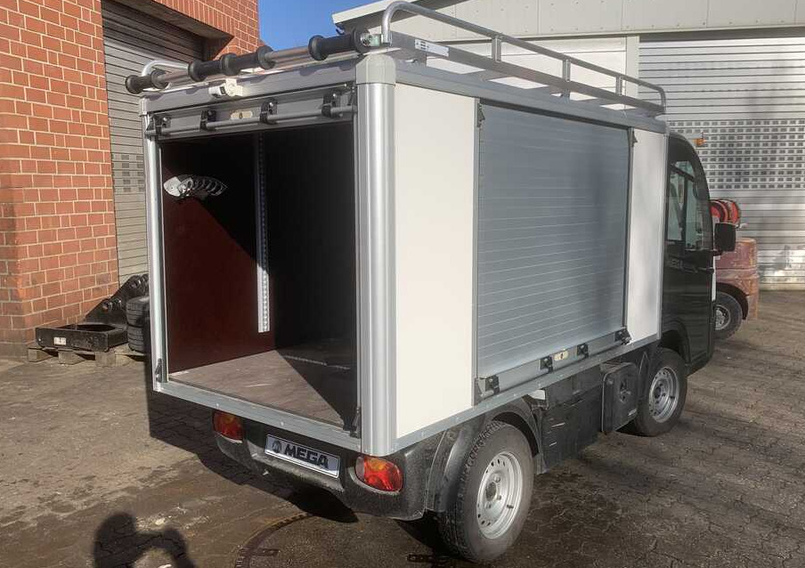 Mega E-Worker Plattform - Electric utility vehicle: picture 2 Mega E-Worker Plattform - Electric utility vehicle: picture 2