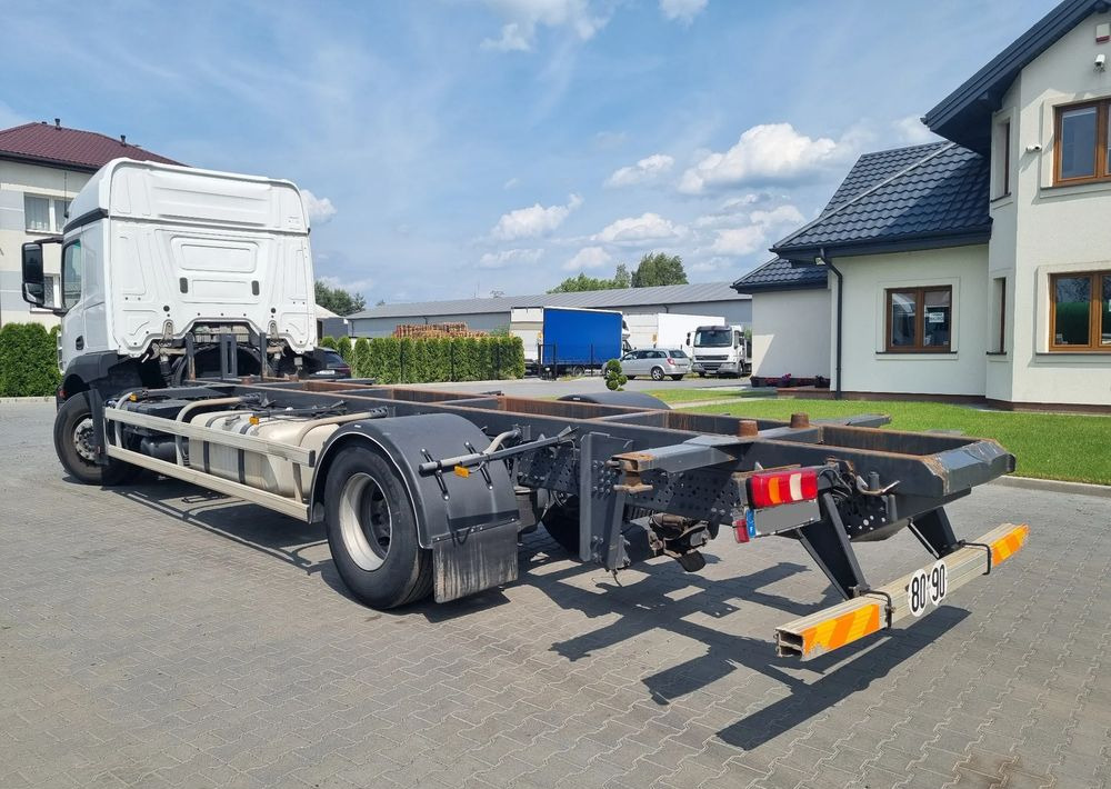 Mercedes-Benz Actros 1836 - Curtainsider truck: picture 3 Mercedes-Benz Actros 1836 - Curtainsider truck: picture 3