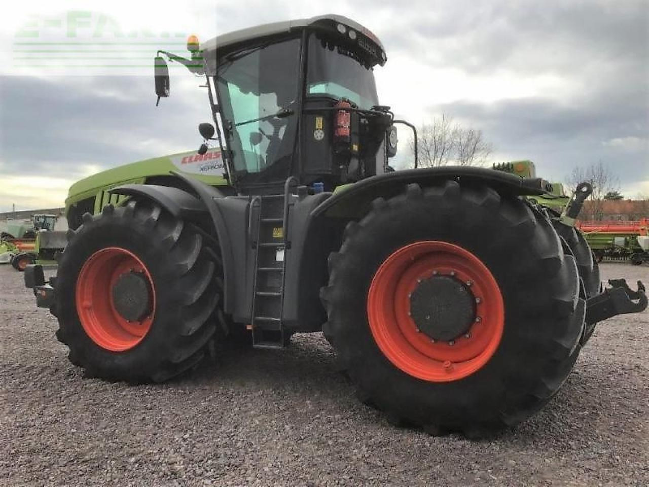 Farm tractor CLAAS xerion 5000 trac vc: picture 6
