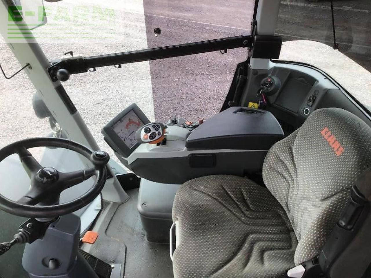 Farm tractor CLAAS xerion 5000 trac vc: picture 7