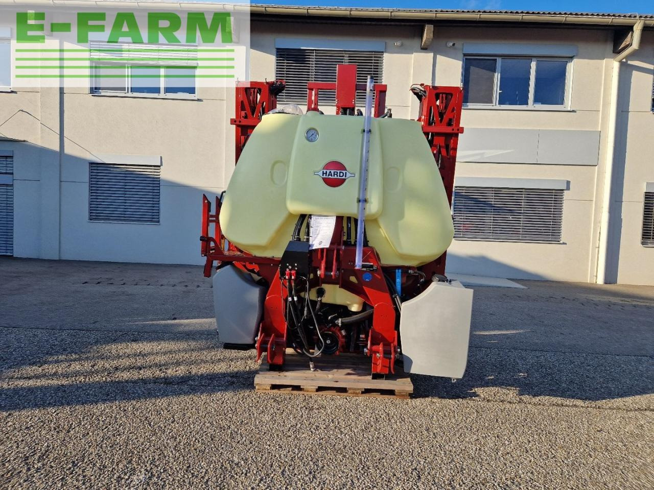 Hardi Mega 12 - Tractor mounted sprayer: picture 2 Hardi Mega 12 - Tractor mounted sprayer: picture 2