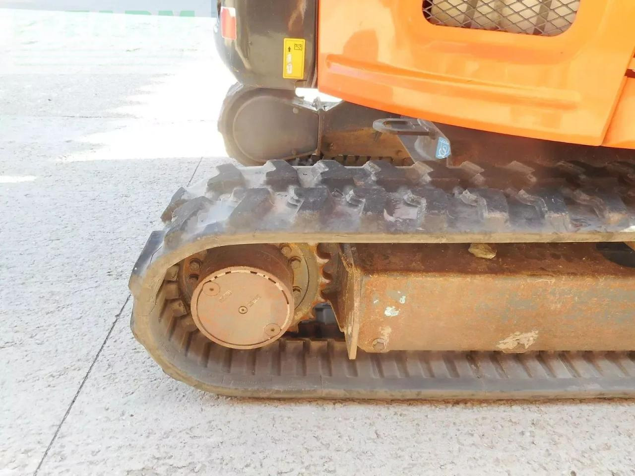 Mini excavator Hitachi zx26u-6 ( 2.740kg ) powertilt: picture 14 Mini excavator Hitachi zx26u-6 ( 2.740kg ) powertilt: picture 14