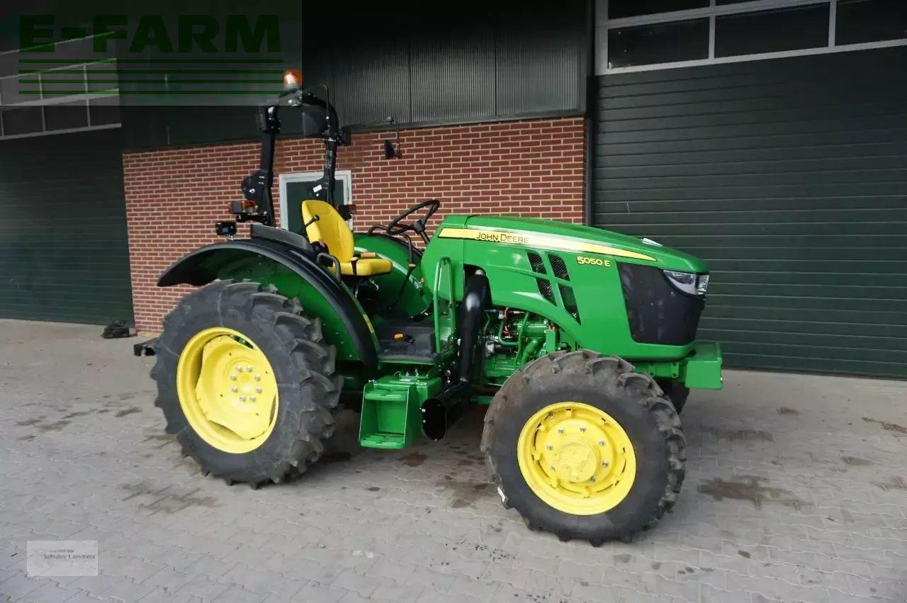 John Deere 5050e neumaschine - Farm tractor: picture 1 John Deere 5050e neumaschine - Farm tractor: picture 1