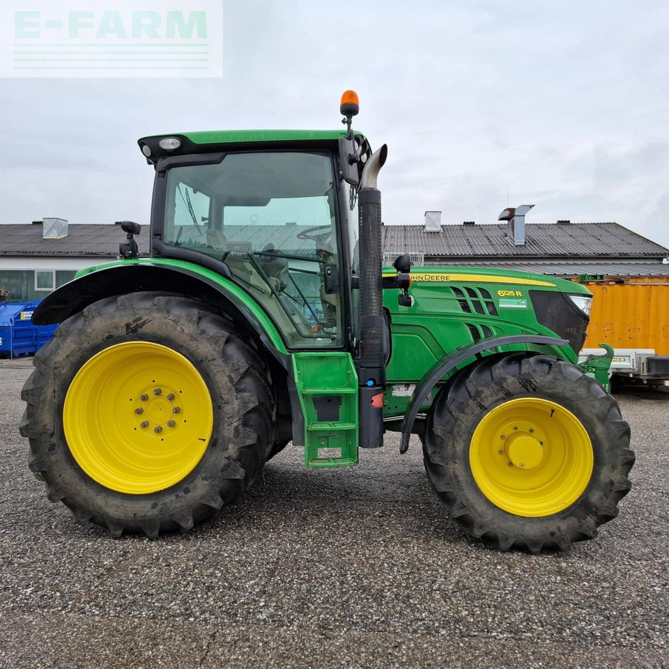 John Deere 6125 R - Farm tractor: picture 4 John Deere 6125 R - Farm tractor: picture 4
