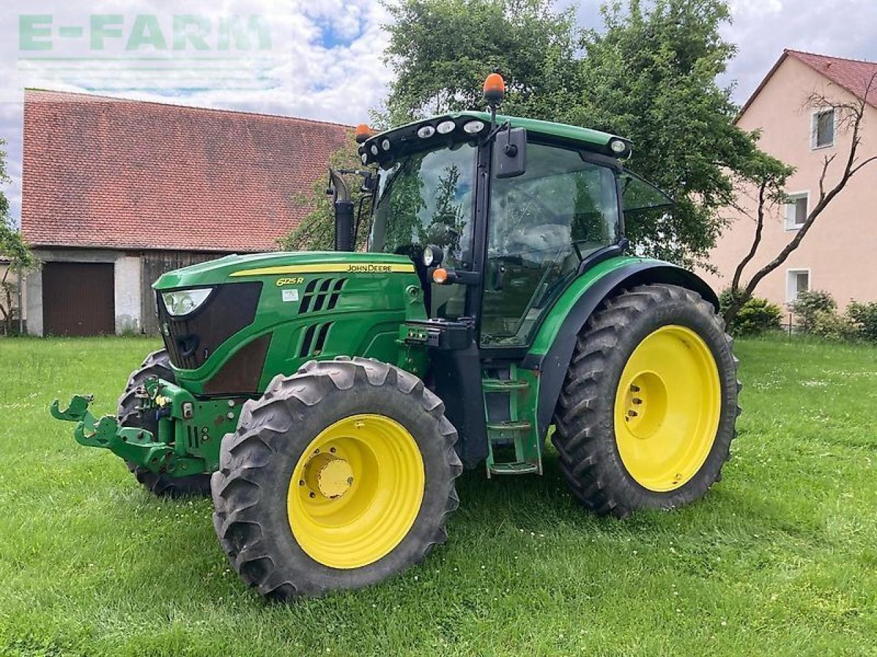 John Deere 6125r - Farm tractor: picture 1 John Deere 6125r - Farm tractor: picture 1