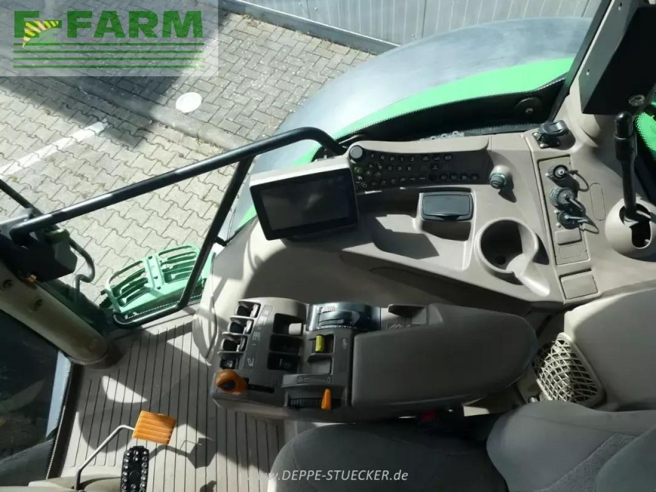 Farm tractor John Deere 6170r: picture 13