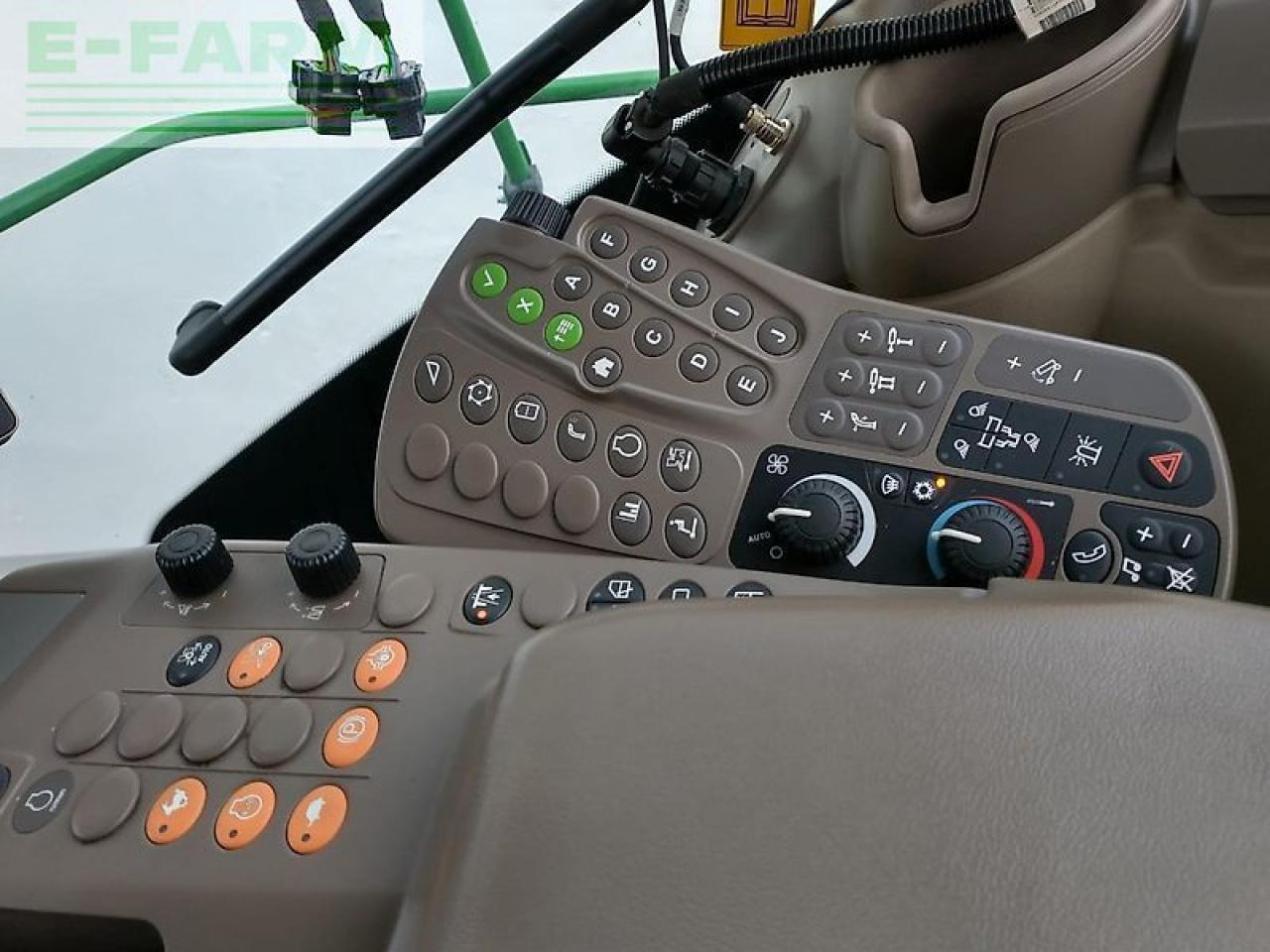 Forage harvester John Deere 8600: picture 6