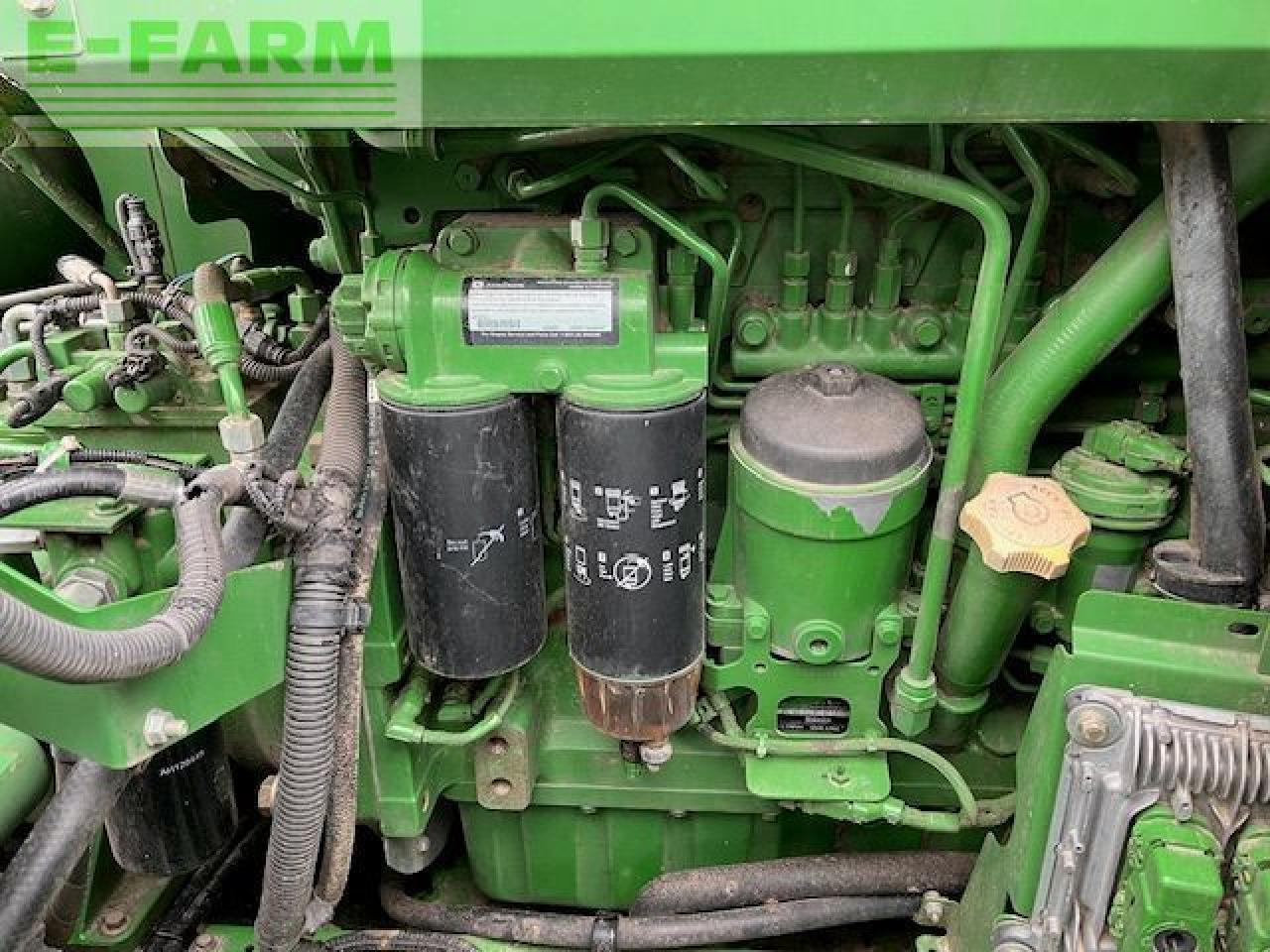 Combine harvester John Deere T670: picture 24