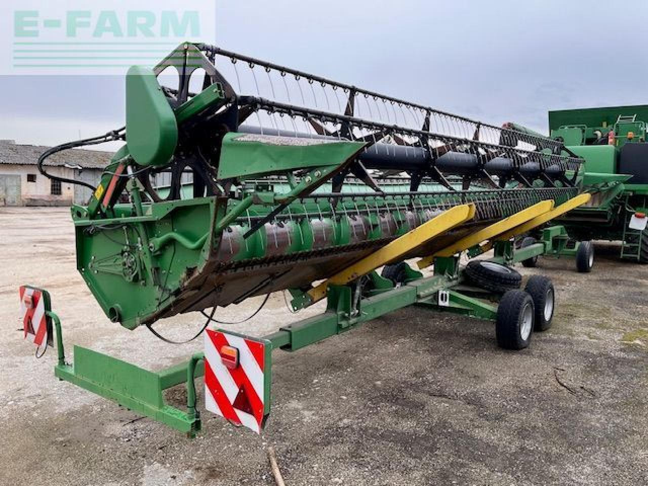 Combine harvester John Deere T670: picture 18