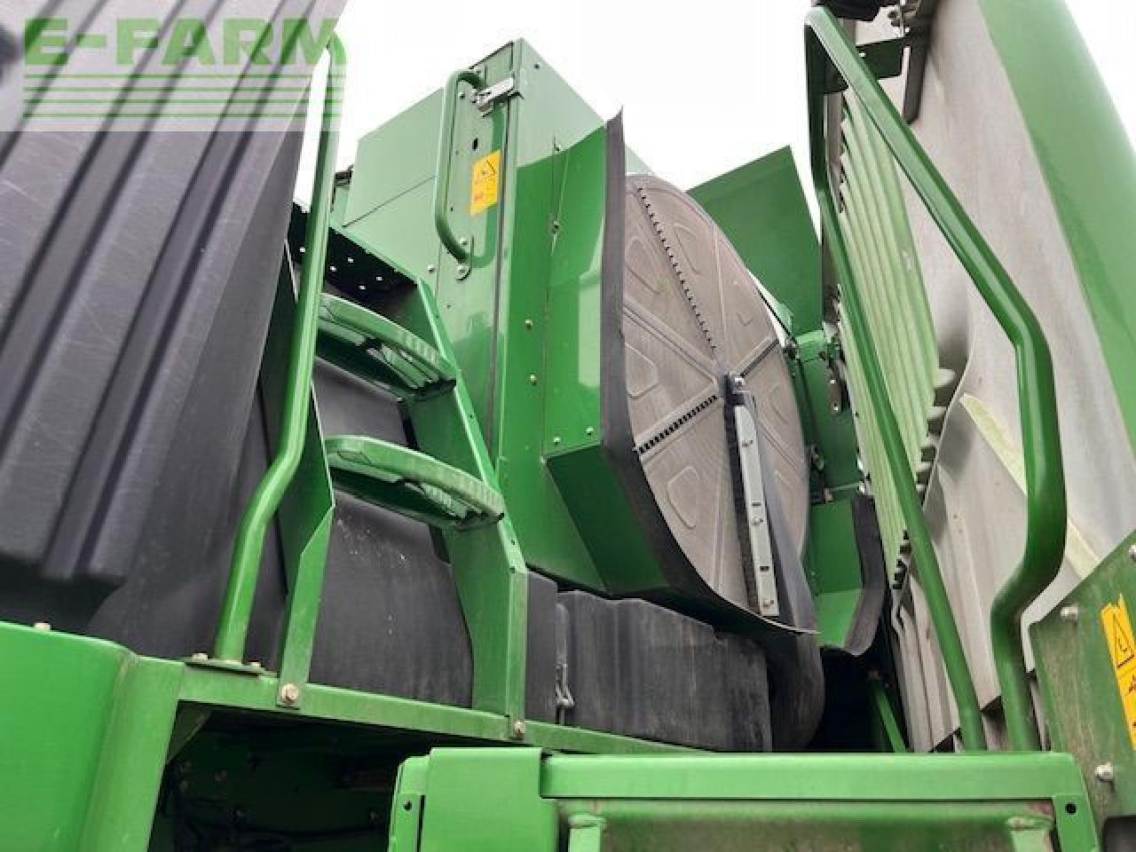 Combine harvester John Deere T670: picture 19