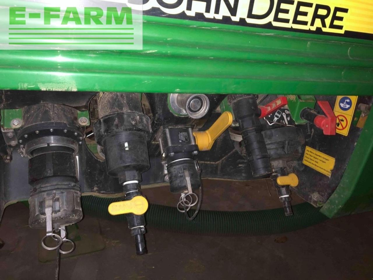 John Deere r962i - Trailed sprayer: picture 3 John Deere r962i - Trailed sprayer: picture 3