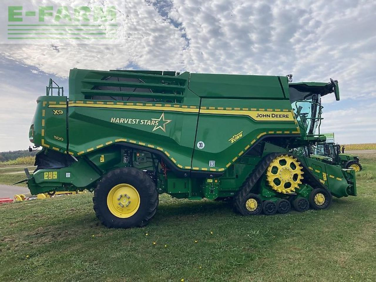 John Deere x9 1100 - Combine harvester: picture 2 John Deere x9 1100 - Combine harvester: picture 2