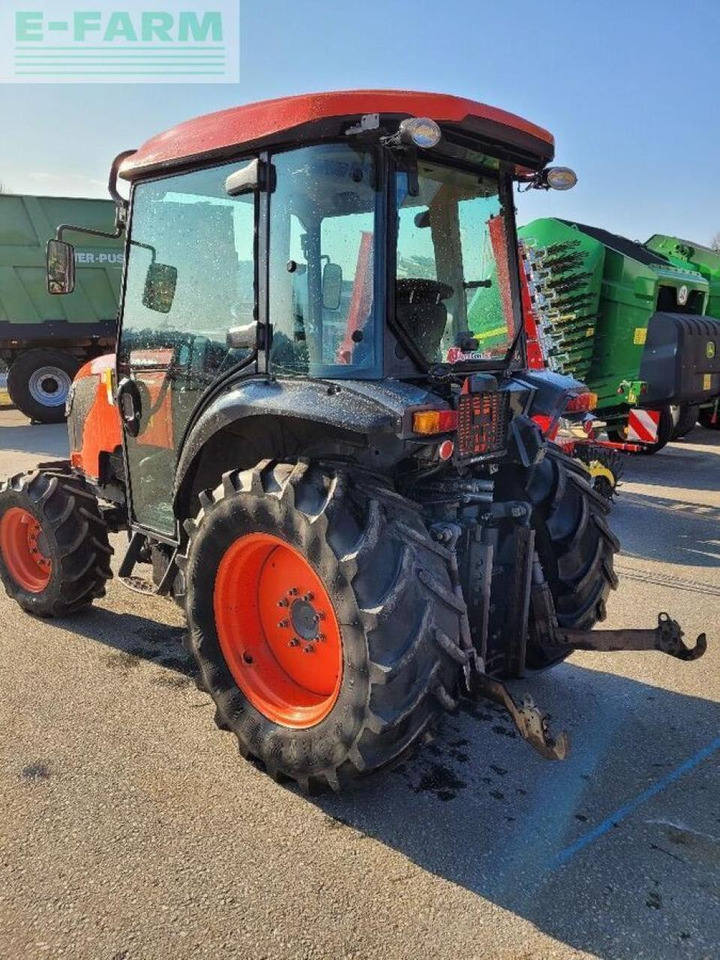 Kubota narrow m7040 - Farm tractor: picture 3 Kubota narrow m7040 - Farm tractor: picture 3