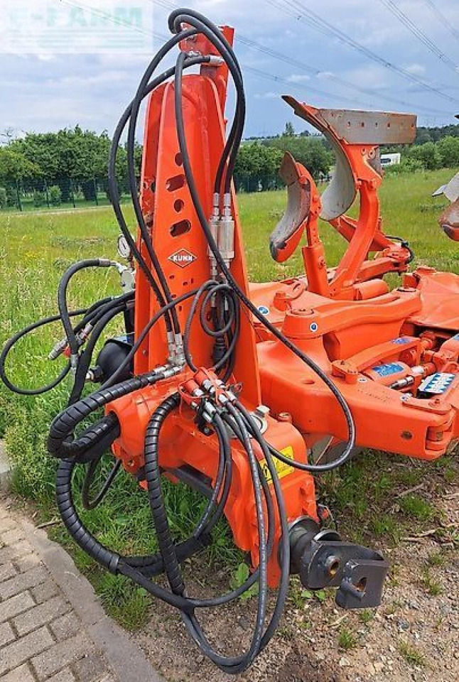 Kuhn varimaster 153 - Plow: picture 5 Kuhn varimaster 153 - Plow: picture 5