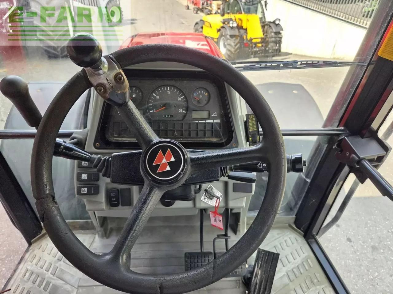 Farm tractor Massey Ferguson 6235-4: picture 18 Farm tractor Massey Ferguson 6235-4: picture 18