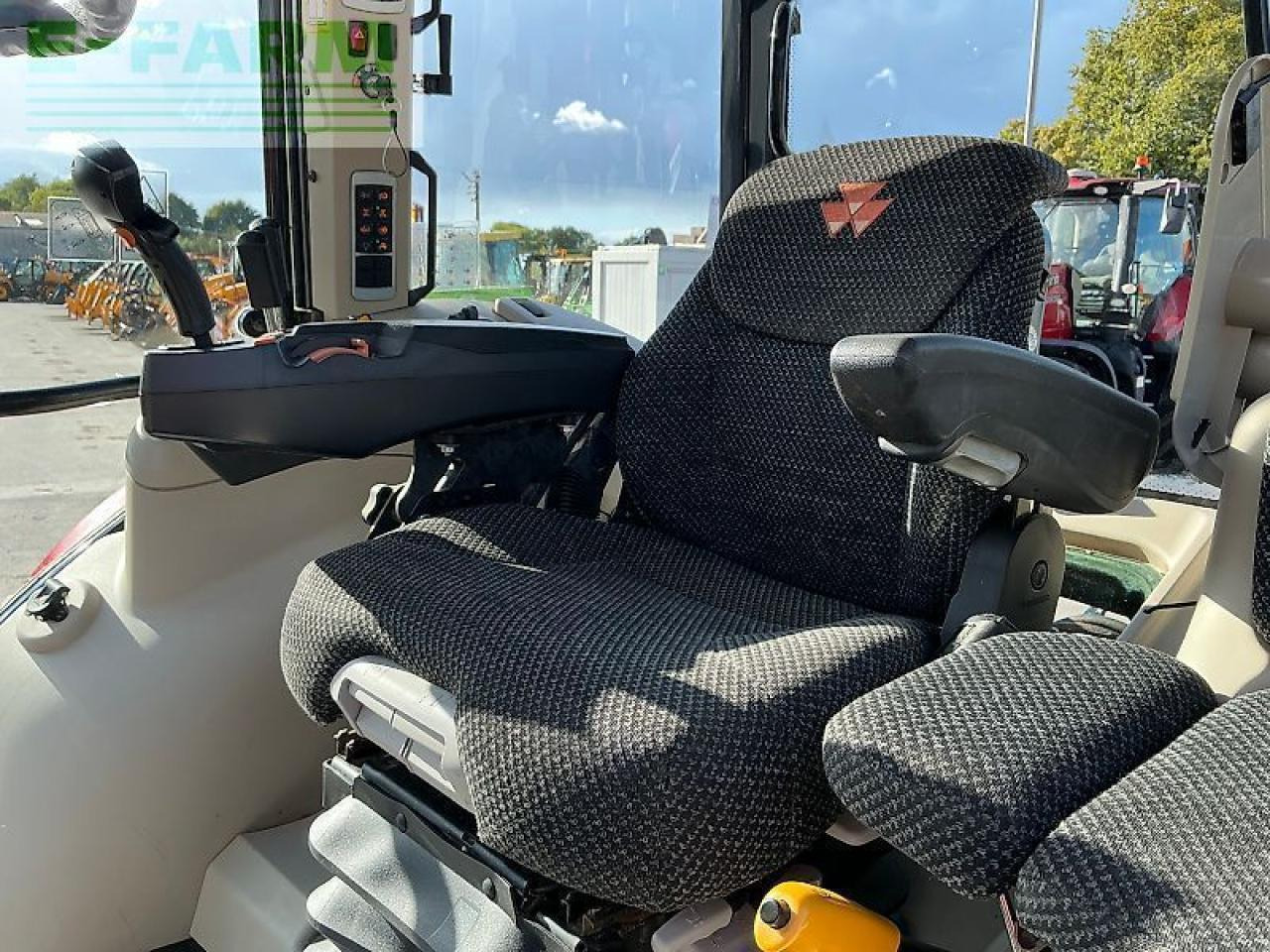 Farm tractor Massey Ferguson 6713s dyna6 tractor (st24311): picture 20