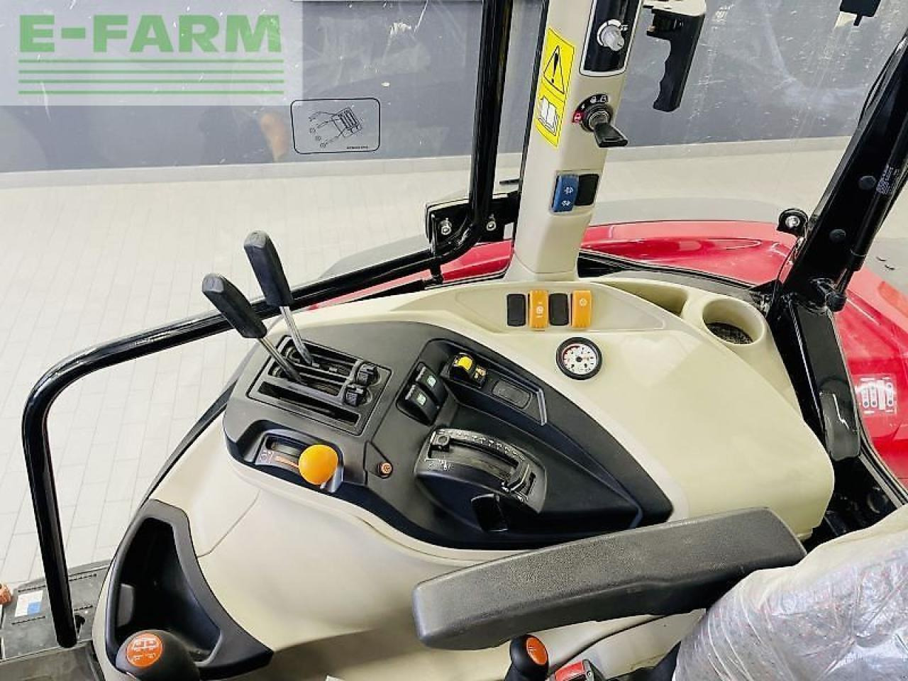 Farm tractor Massey Ferguson dyna-2 essential: picture 18